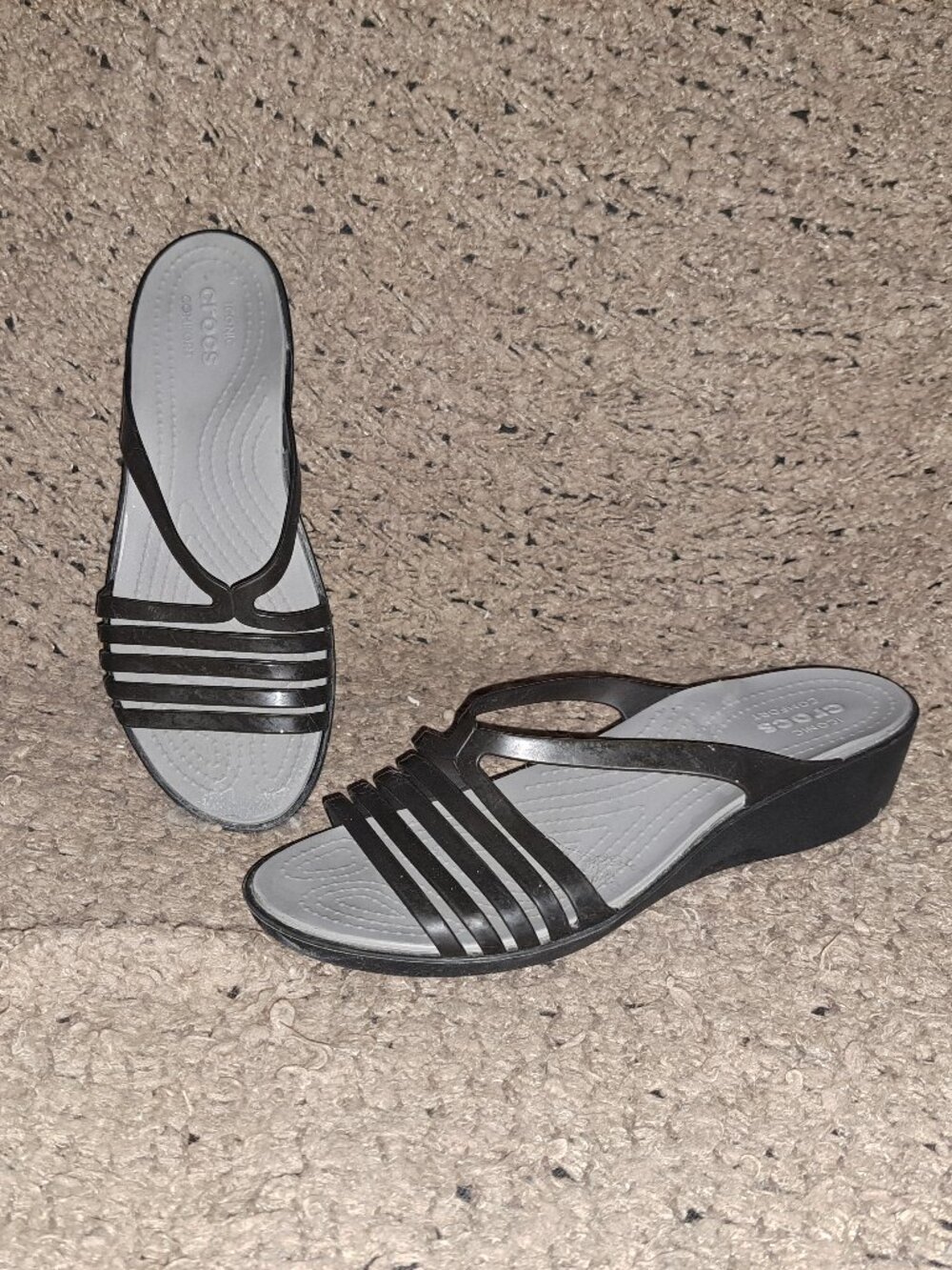 CROCS-Isabella-Mini Wedge Jelly Sandals Black/Smoke Clear Strappy-Sz 8-EXCELLENT